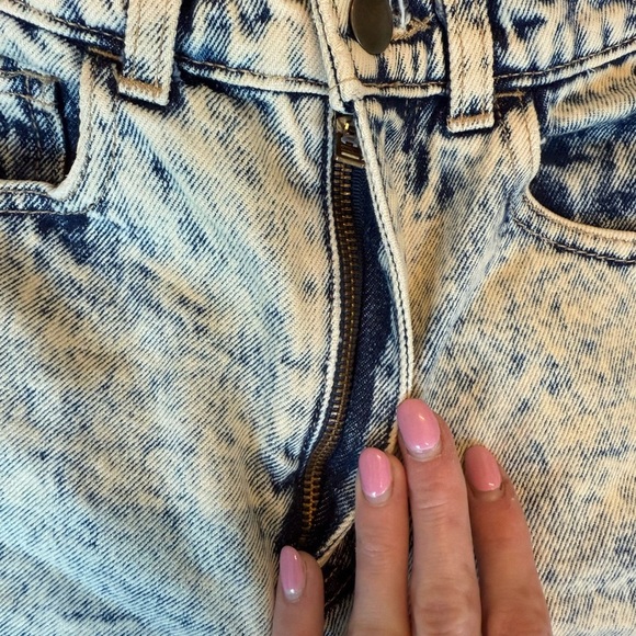 American Apparel Acid Wash Vintage Jean Shorts - Picture 9 of 10
